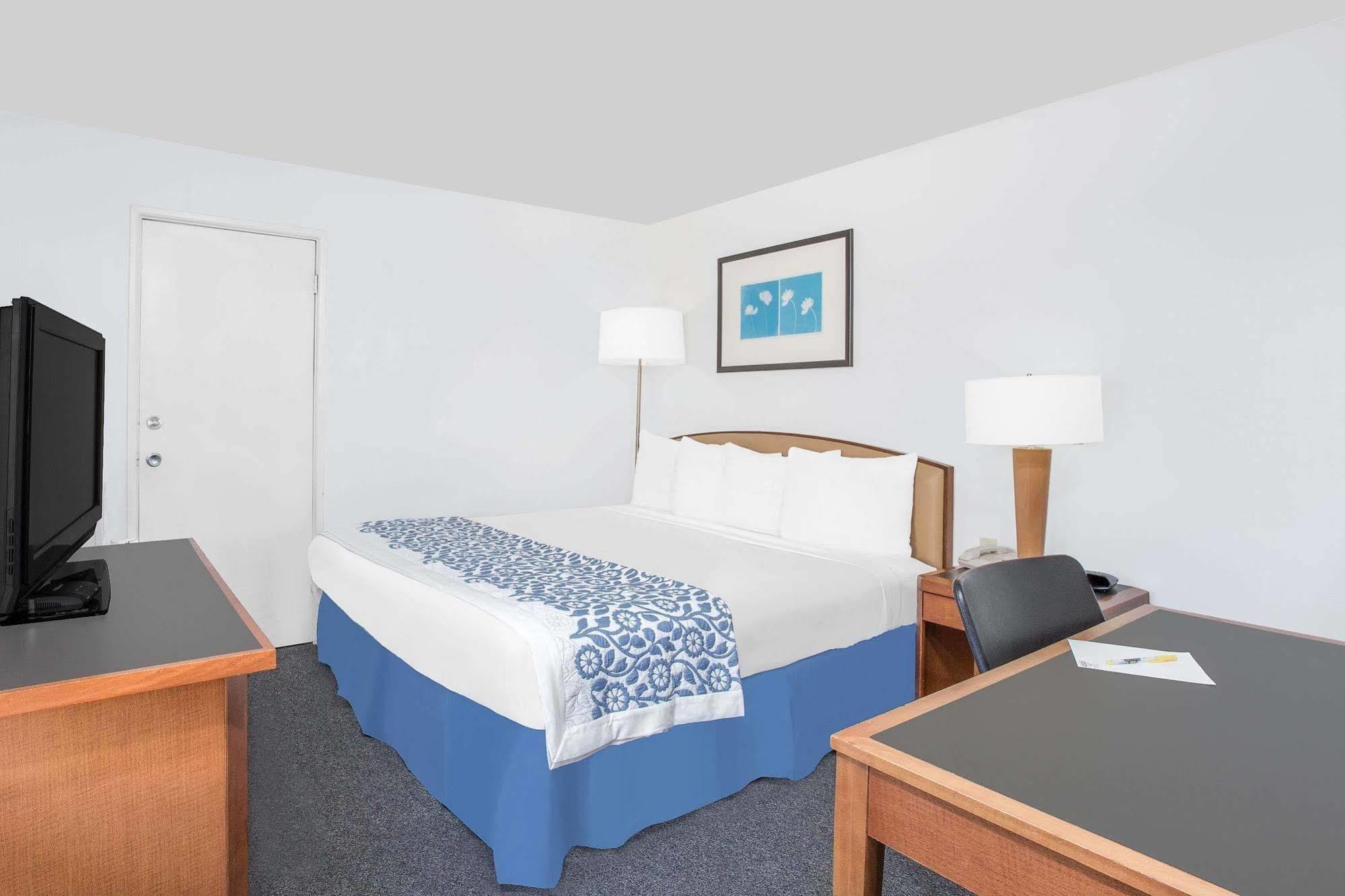 Days Inn By Wyndham Emporia Exterior foto