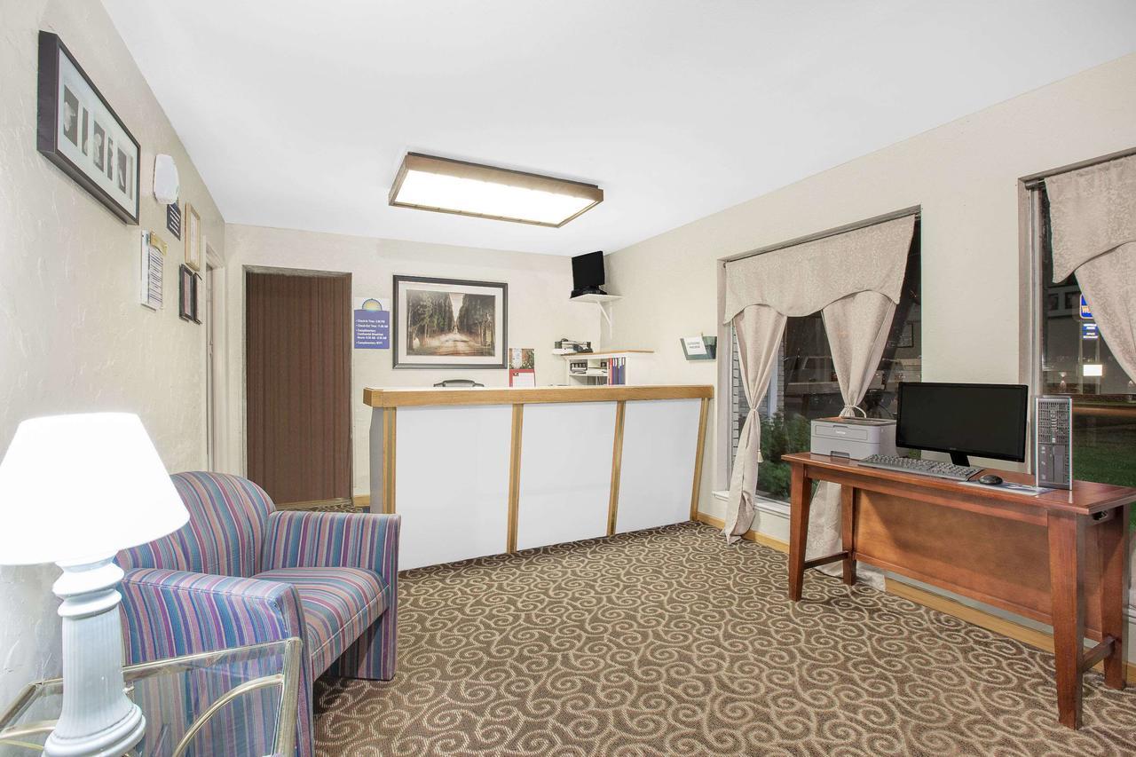 Days Inn By Wyndham Emporia Exterior foto